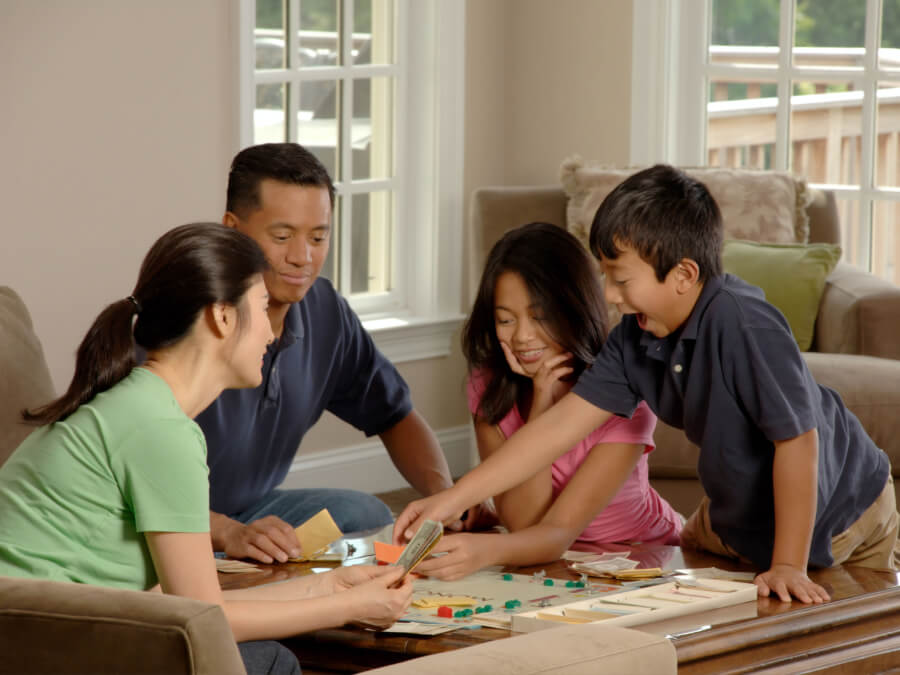 Thuê người giúp việc nhà: Bạn có vô trách nhiệm với gia đình?