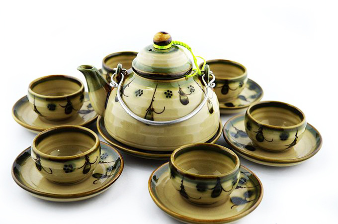 Bí quyết “hô biến” đồ gốm sứ đã cũ thành mới toanh