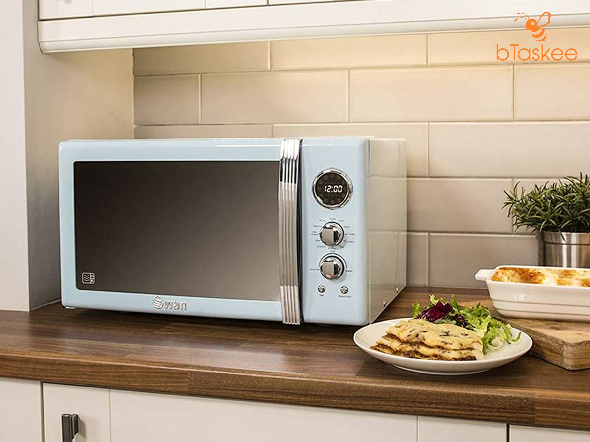 Top 8 cách vệ sinh lò vi sóng đơn giản tại nhà