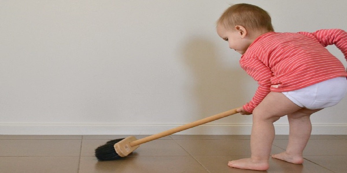 Hướng Dẫn Cách Quét Nhà Và Cách Cầm Chổi Quét Nhà