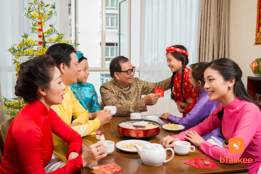Tổng Hợp Những Món Quà Tết Cho Bố Mẹ Chồng Ý Nghĩa Và Ấm Áp Nhất