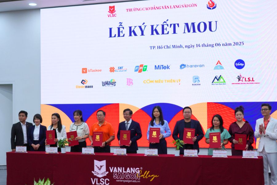 bTaskee ký kết hợp tác đào tạo và tuyển dụng với Trường Cao đẳng Văn Lang Sài Gòn